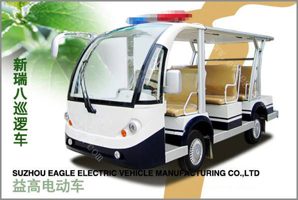 八座巡邏車